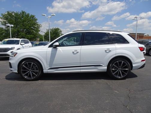 Glacier White Metallic 2024 Audi Q7 Prestige