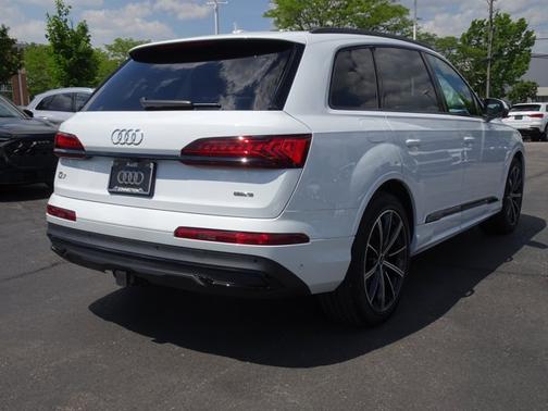 Glacier White Metallic 2024 Audi Q7 Prestige