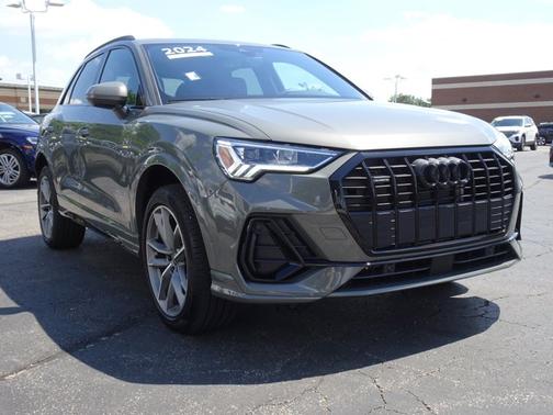 Chronos Gray Metallic 2024 Audi Q3 S line Premium Plus