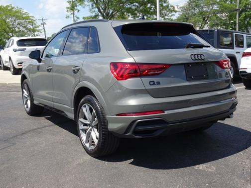 Chronos Gray Metallic 2024 Audi Q3 S line Premium Plus