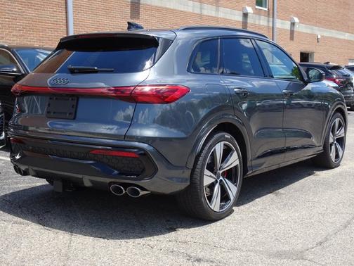 Daytona Gray Metallic 2026 Audi SQ5 Premium Plus