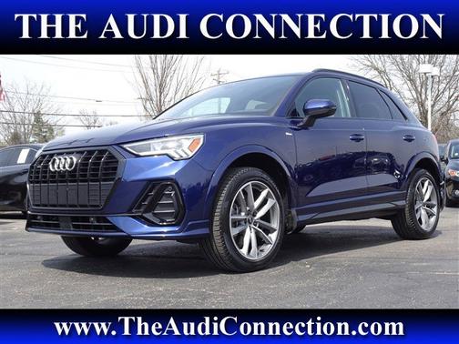 Navarra Blue Metallic 2022 Audi Q3 S line Premium Plus
