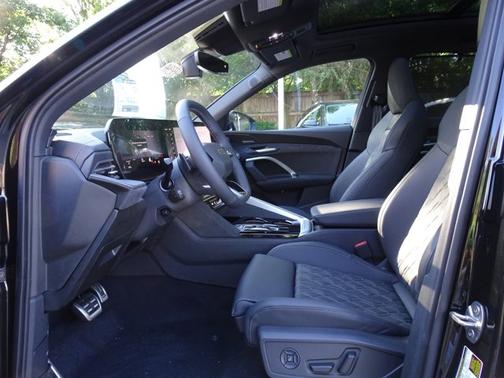 Mythos Black Metallic 2026 Audi SQ5 Premium Plus