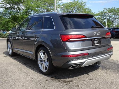 2025 Audi Q7 Premium Plus
