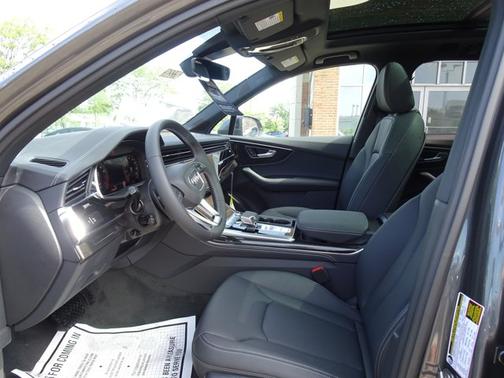 2025 Audi Q7 Premium Plus