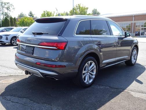 2025 Audi Q7 Premium