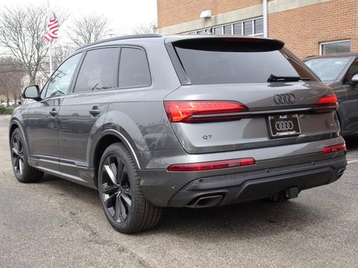 2026 Audi Q7 Premium Plus