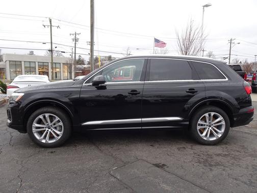 2025 Audi Q7 Premium