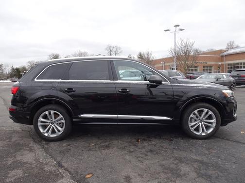 2025 Audi Q7 Premium