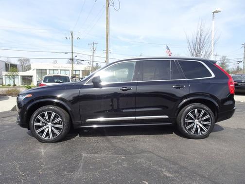 Onyx Black Metallic 2022 Volvo XC90 Inscription