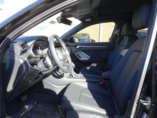 2025 Audi Q3 S line Premium