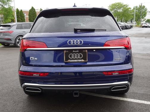 Navarra Blue Metallic 2023 Audi Q5 S line Premium Plus