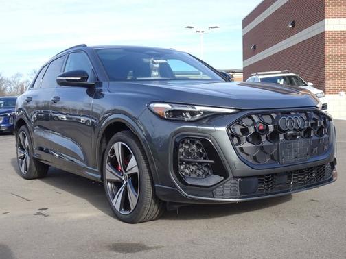 2025 Audi SQ5 Premium Plus