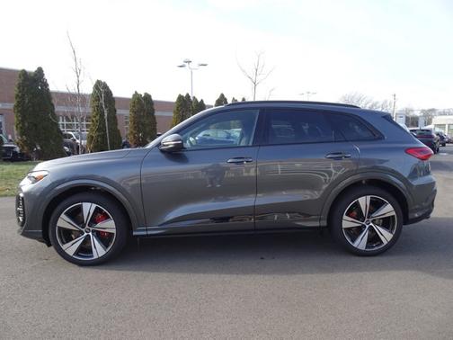 2025 Audi SQ5 Premium Plus