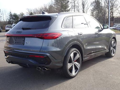 2025 Audi SQ5 Premium Plus