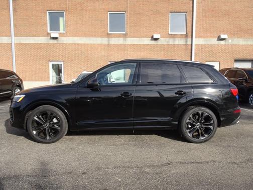 2026 Audi Q7 Premium Plus