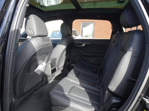 2026 Audi Q7 Premium Plus