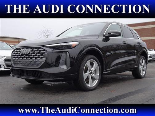 Mythos Black Metallic 2025 Audi Q5 Premium Plus