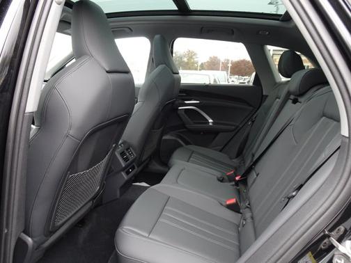 Mythos Black Metallic 2025 Audi Q5 Premium Plus