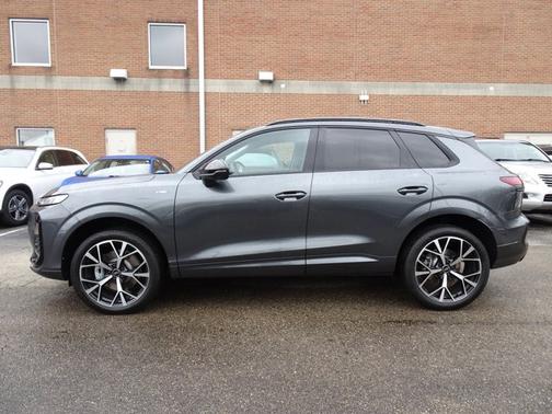 Daytona Gray Pearl Effect 2026 Audi Q3 S line