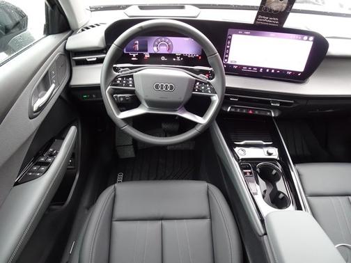 Daytona Gray Pearl Effect 2026 Audi Q3 S line