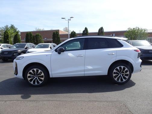 Arkona White 2026 Audi Q3 S line