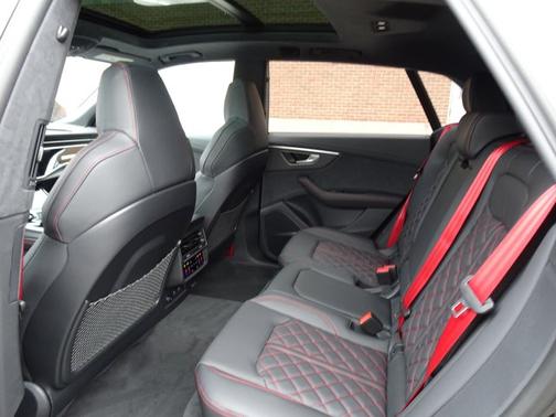 2026 Audi SQ8 Prestige