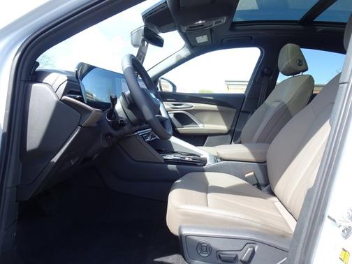 Glacier White Metallic 2026 Audi Q5 Sportback Premium Plus