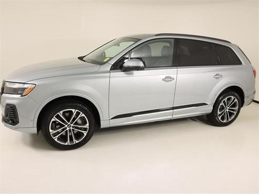 2025 Audi Q7 Premium Plus 45 TFSI quattro Tiptronic