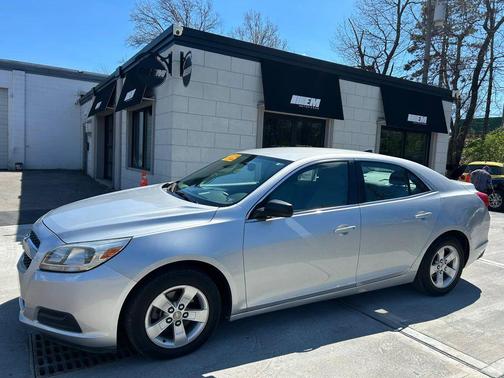 Silver 2013 Chevrolet Malibu 1LS