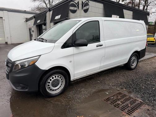2017 Mercedes-Benz Metris Base