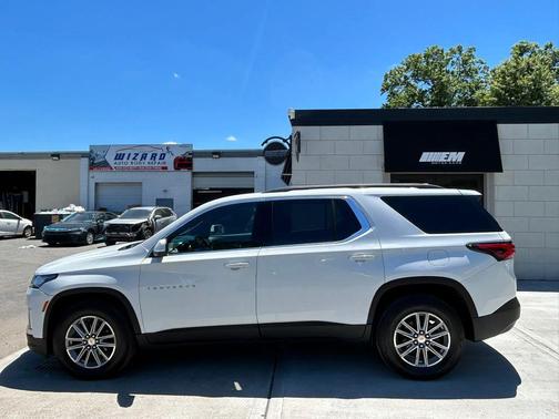 White 2023 Chevrolet Traverse LT Leather