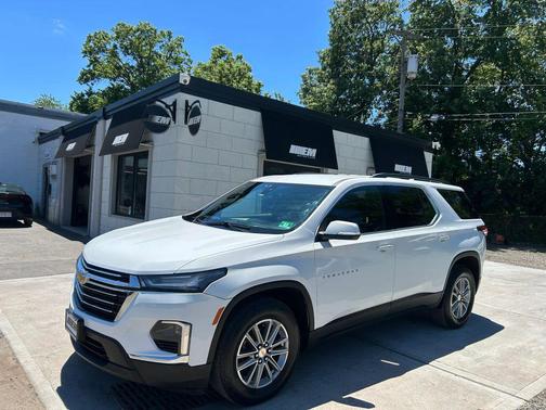 White 2023 Chevrolet Traverse LT Leather