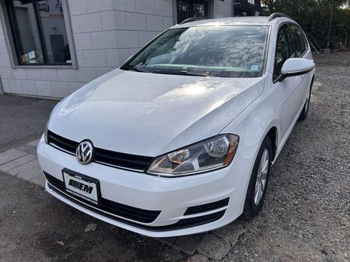 2016 Volkswagen Golf SportWagen TSI S 4-Door