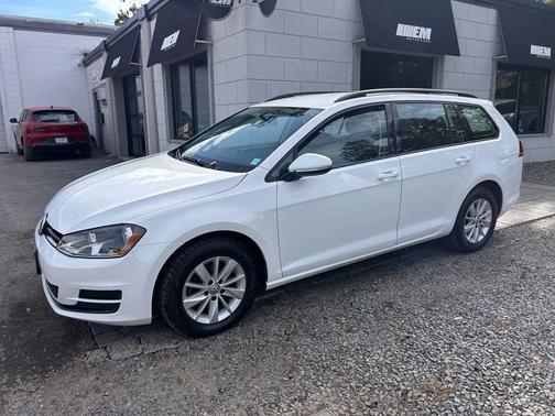 2016 Volkswagen Golf SportWagen TSI S 4-Door