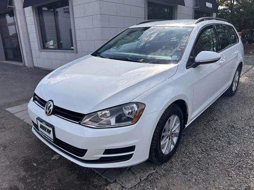 2016 Volkswagen Golf SportWagen TSI S 4-Door