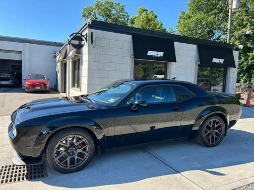 Pitch Black Clearcoat 2018 Dodge Challenger R/T
