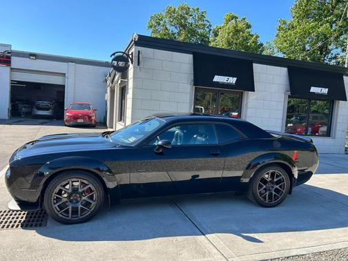 Pitch Black Clearcoat 2018 Dodge Challenger R/T