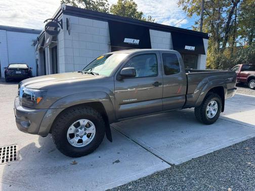 Brown 2009 Toyota Tacoma Access Cab