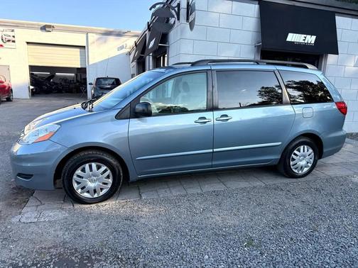 2006 Toyota Sienna LE