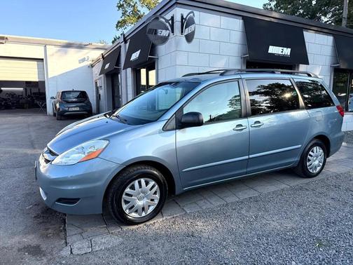 2006 Toyota Sienna LE