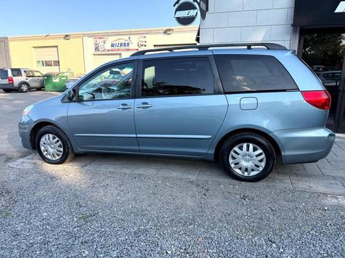 2006 Toyota Sienna LE