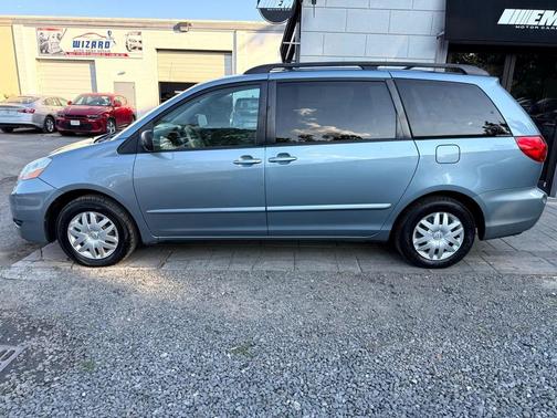 2006 Toyota Sienna LE