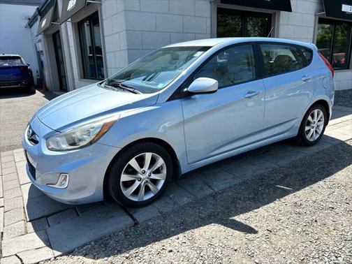 2012 Hyundai Accent SE