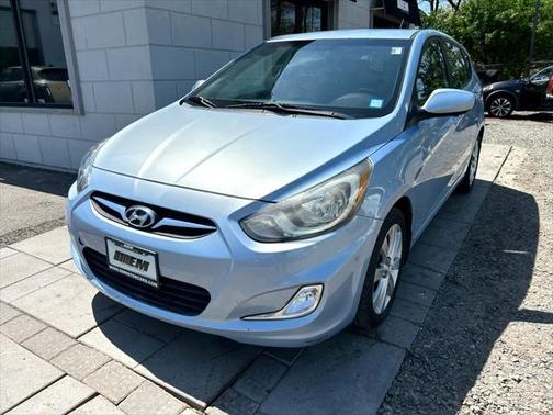 2012 Hyundai Accent SE
