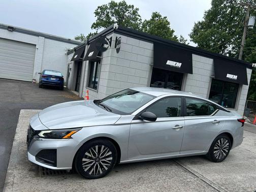 Brilliant Silver Metallic 2024 Nissan Altima 2.5 SV