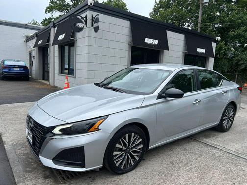 Brilliant Silver Metallic 2024 Nissan Altima 2.5 SV