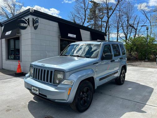 Winter Chill Pearlcoat 2012 Jeep Liberty Sport