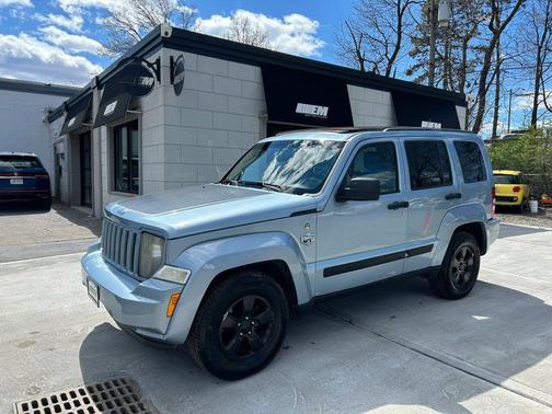 Winter Chill Pearlcoat 2012 Jeep Liberty Sport
