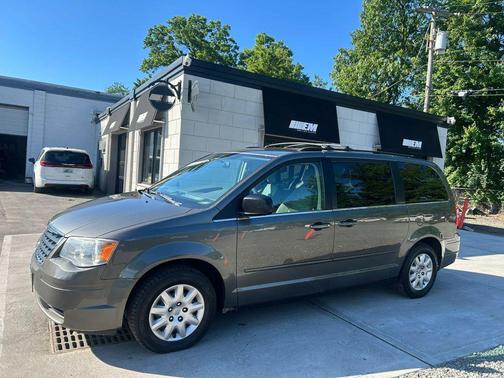 Dark Titanium Metallic Clearcoat 2010 Chrysler Town & Country LX
